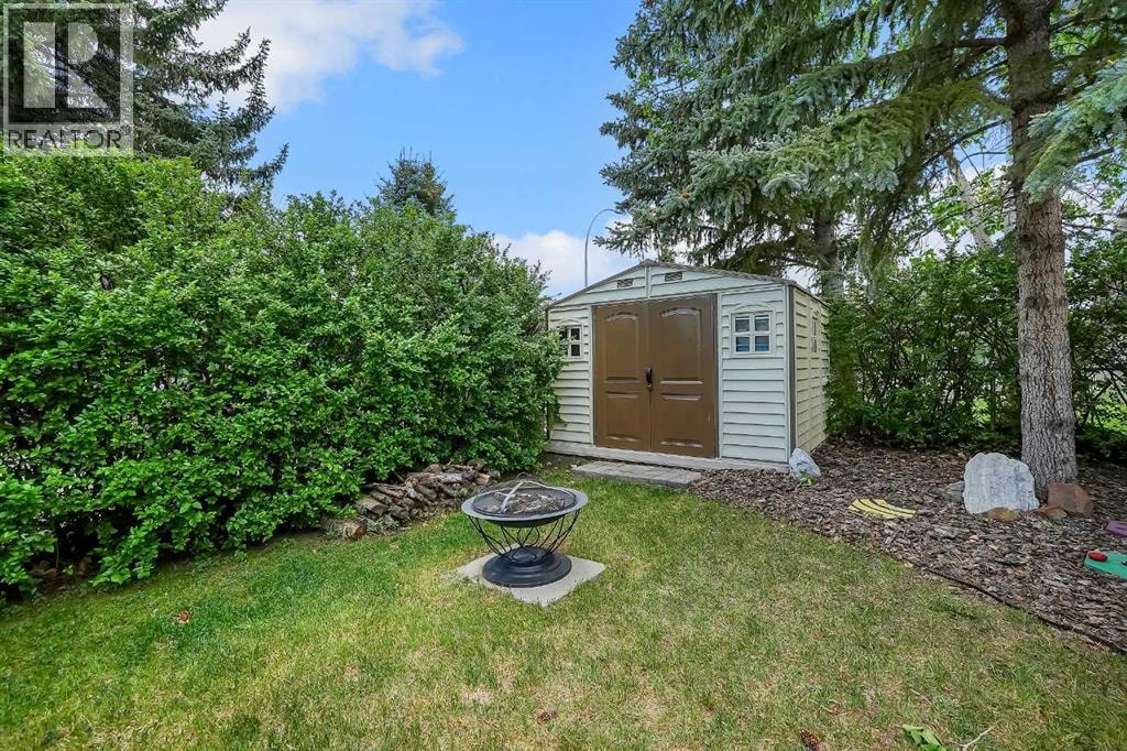 301 STANLEY Avenue — photo 26