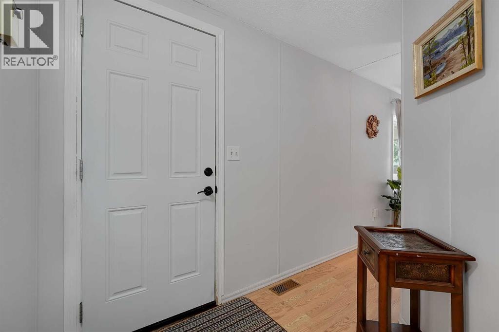 301 STANLEY Avenue — photo 17