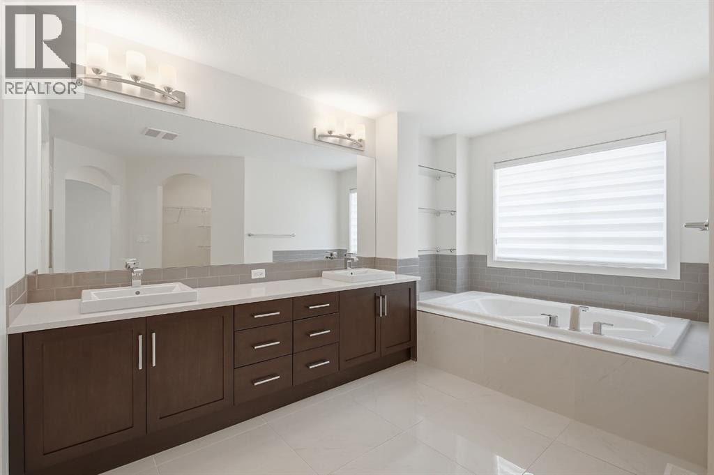 101 Evansborough Green NW — photo 32