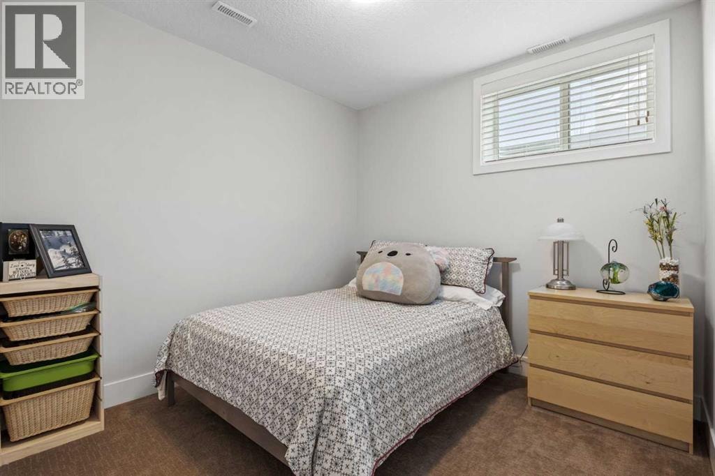 184 Magenta Crescent — photo 46