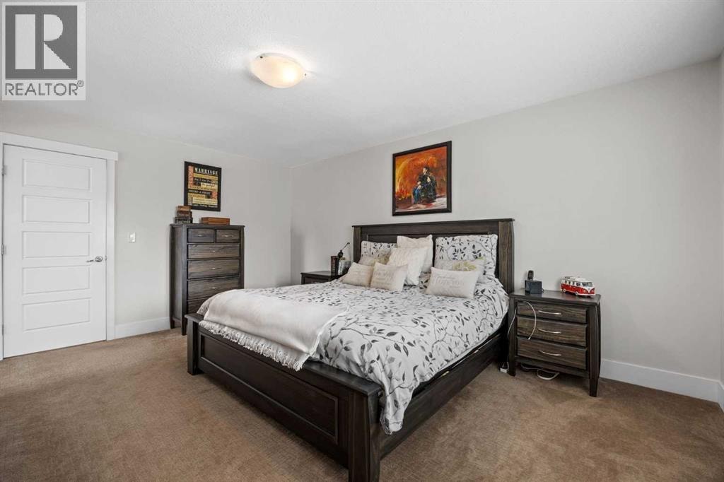 184 Magenta Crescent — photo 36