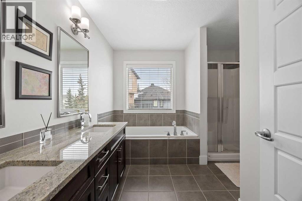 184 Magenta Crescent — photo 37
