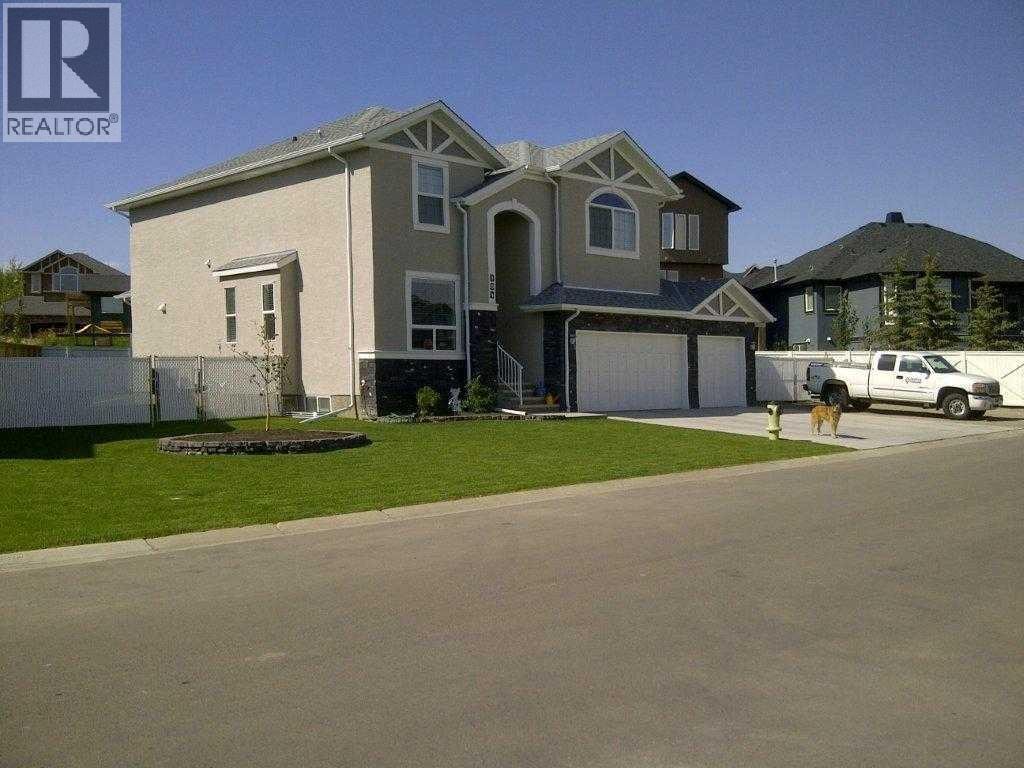 184 Magenta Crescent — photo 48