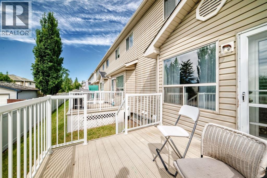 325 Mt Douglas Manor SE — photo 12