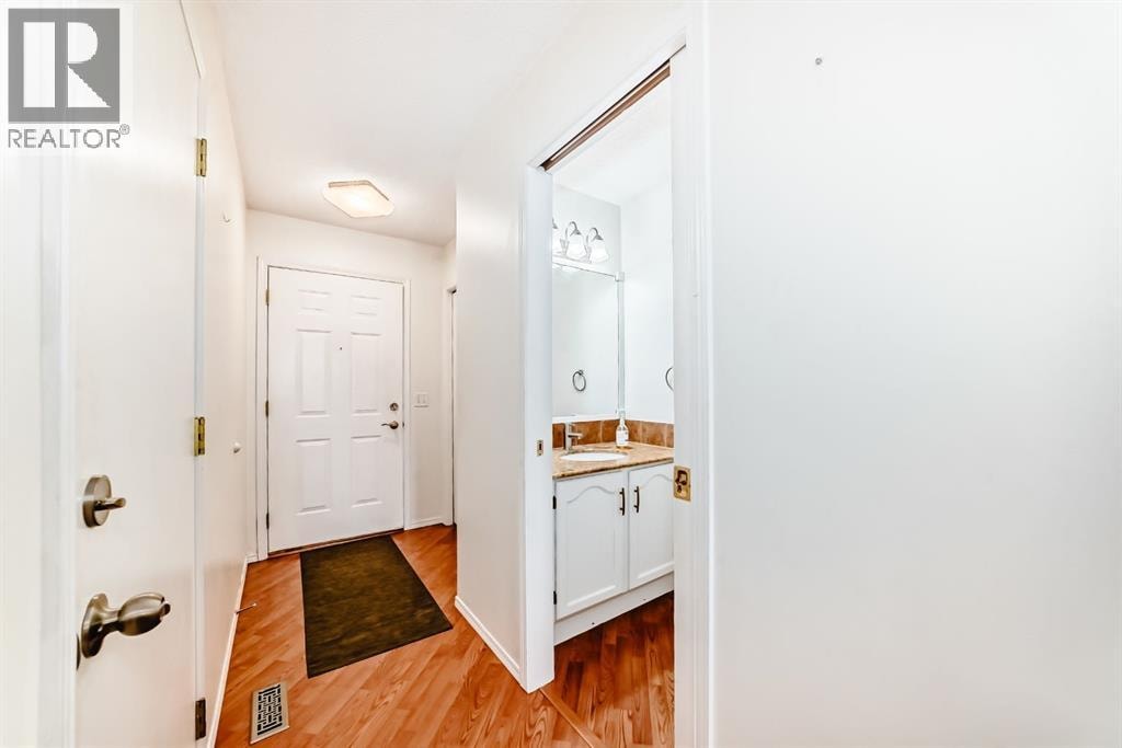 325 Mt Douglas Manor SE — photo 3