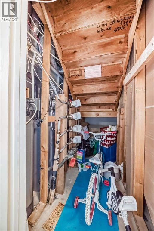 325 Mt Douglas Manor SE — photo 28
