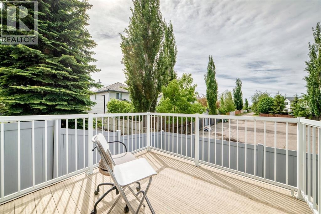 325 Mt Douglas Manor SE — photo 11
