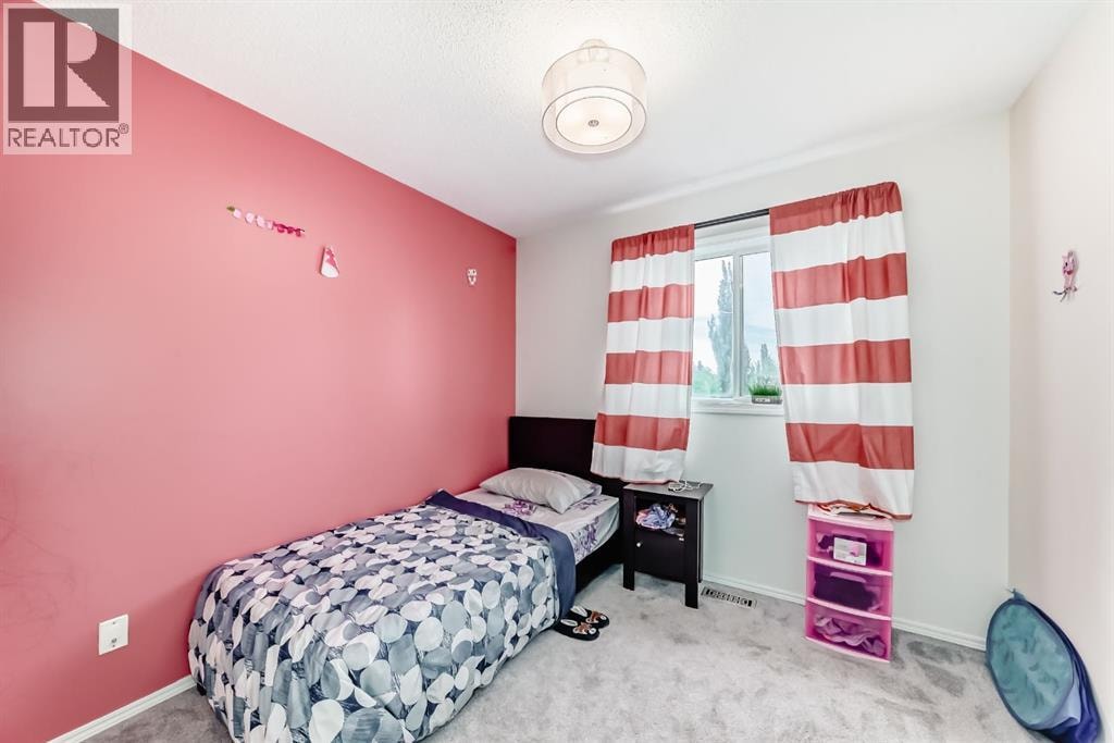 325 Mt Douglas Manor SE — photo 17