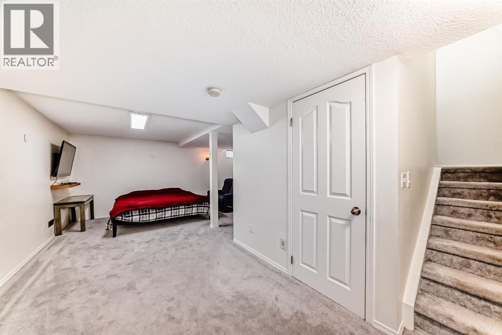 325 Mt Douglas Manor SE — photo 22