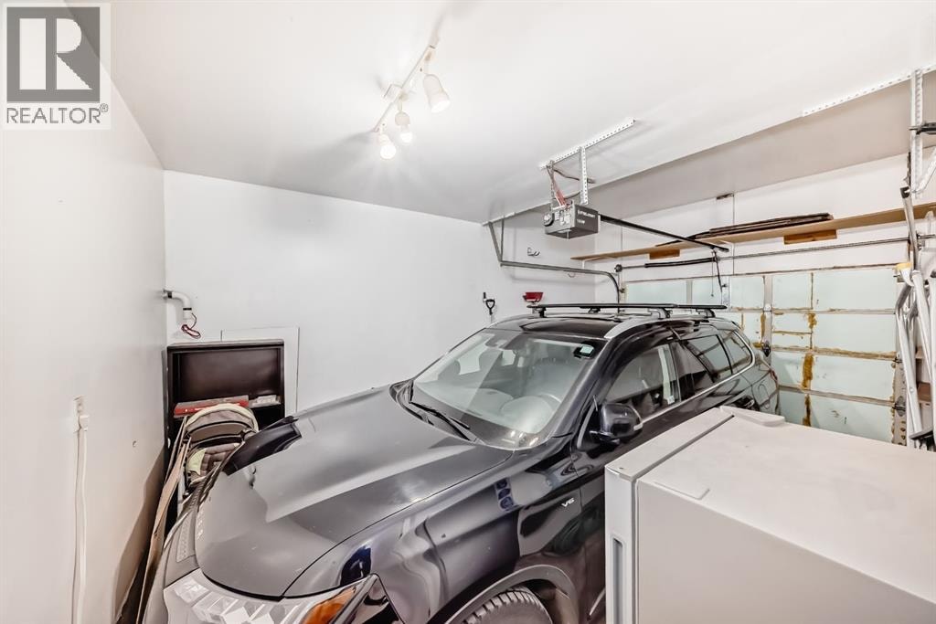 325 Mt Douglas Manor SE — photo 30