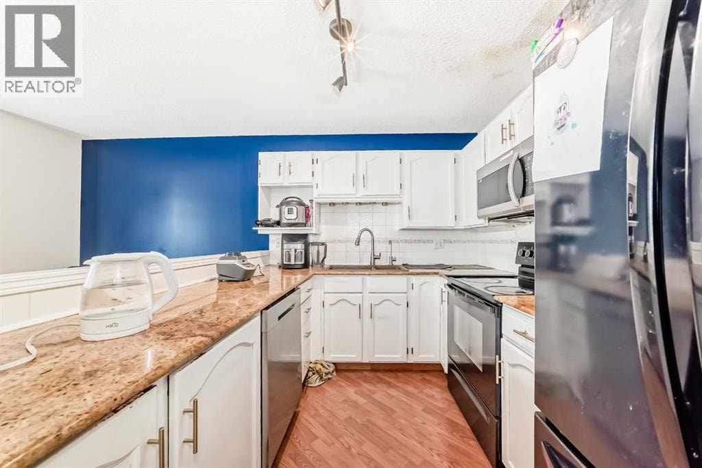 325 Mt Douglas Manor SE — photo 4