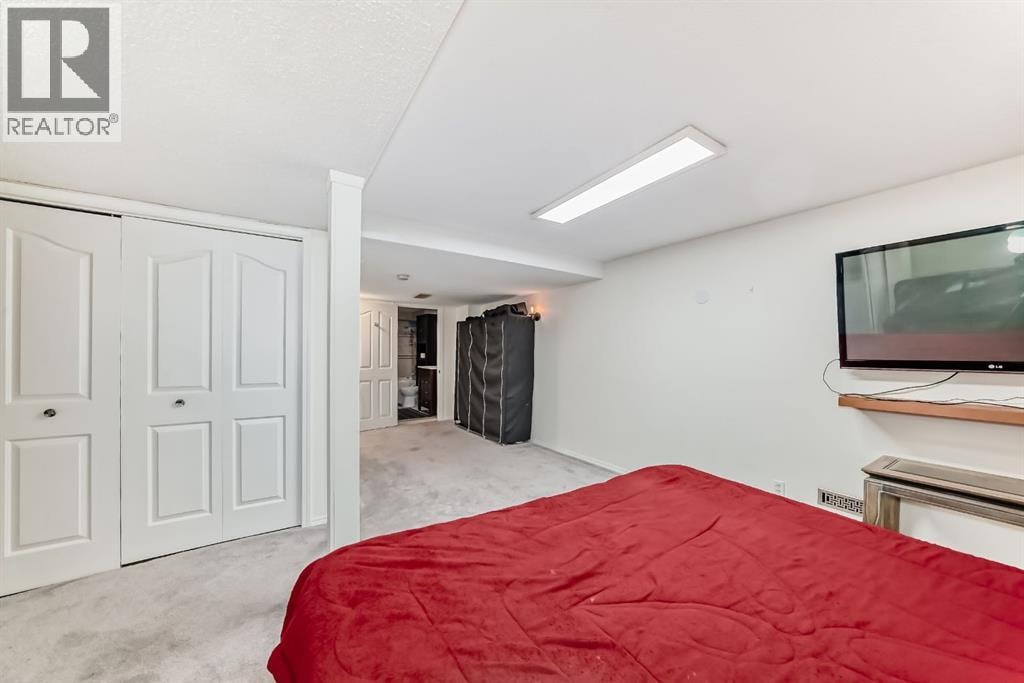 325 Mt Douglas Manor SE — photo 26
