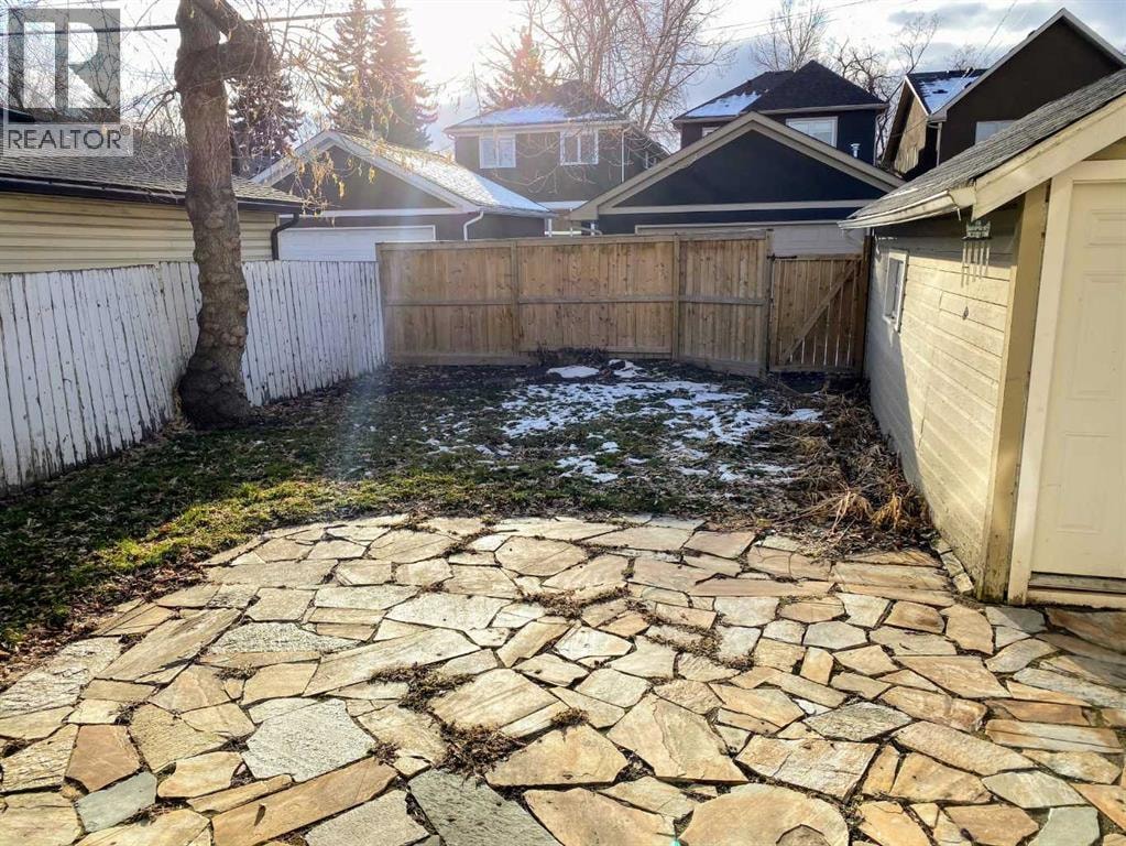 215 10 Avenue NE — photo 26