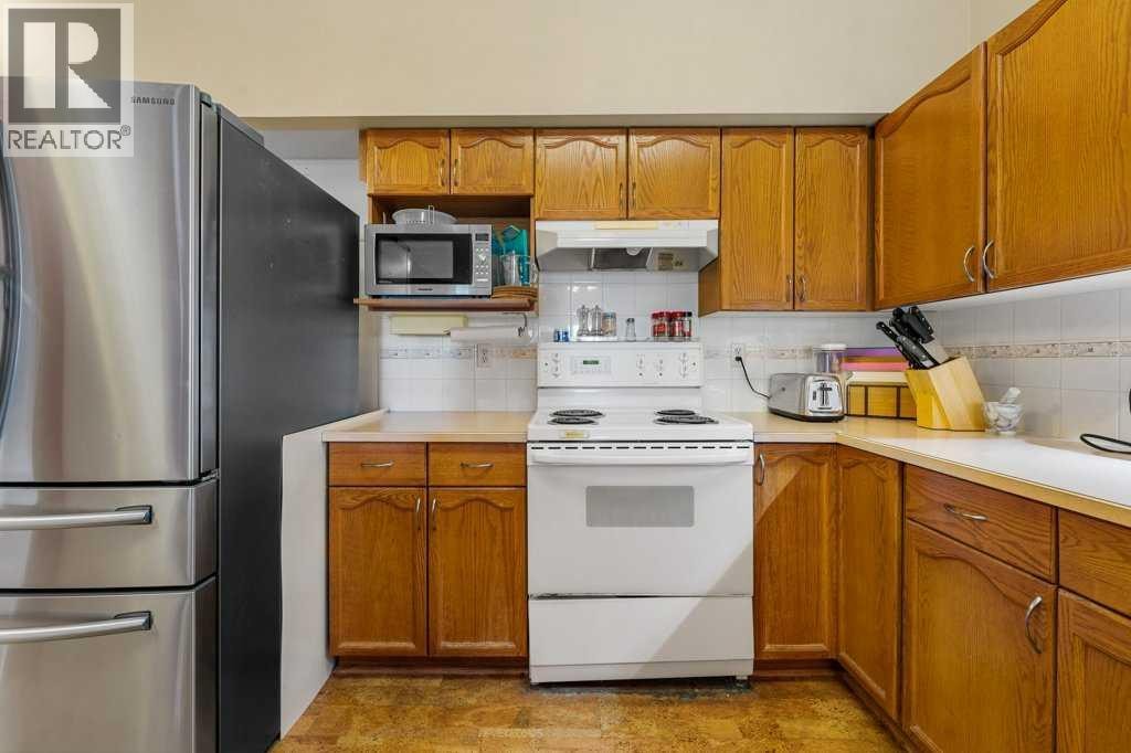 215, 200 Lincoln Way SW — photo 14