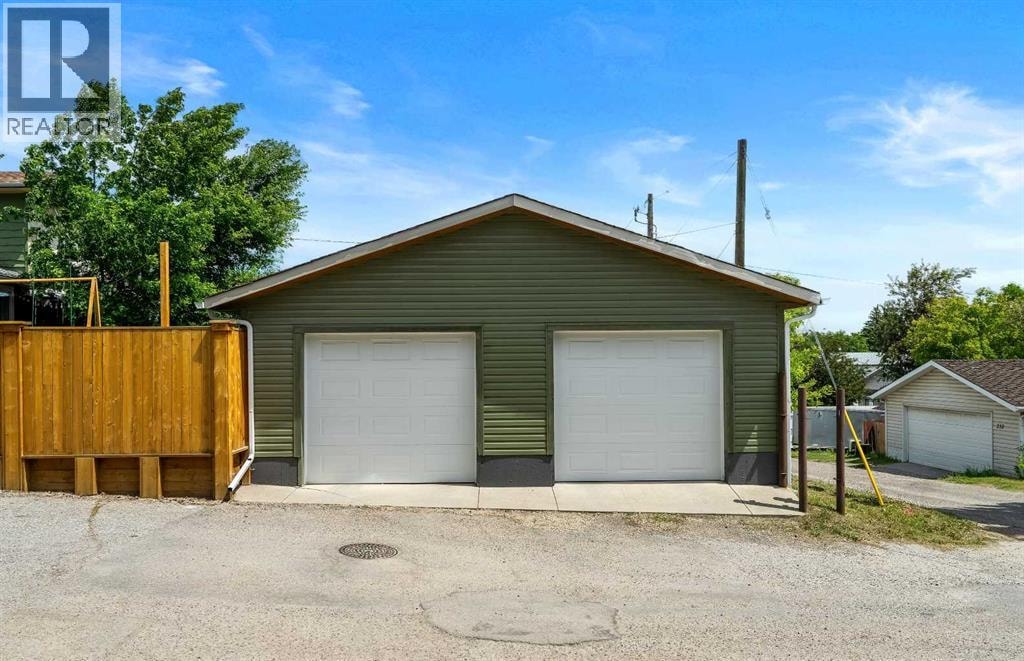229 84 Avenue SE — photo 38