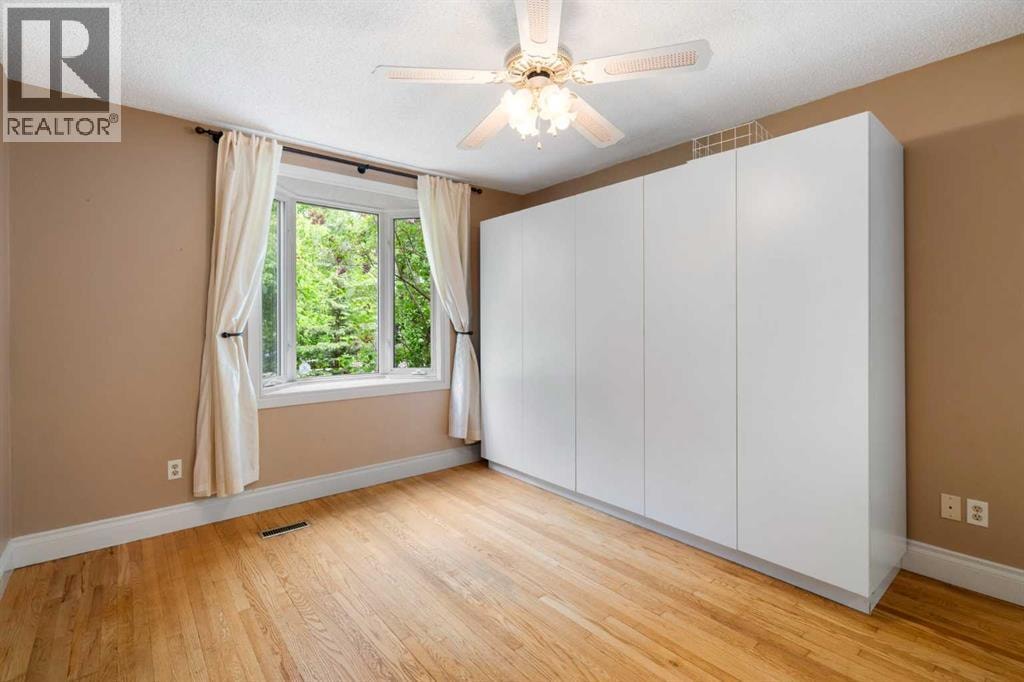 229 11 Avenue NE — photo 25