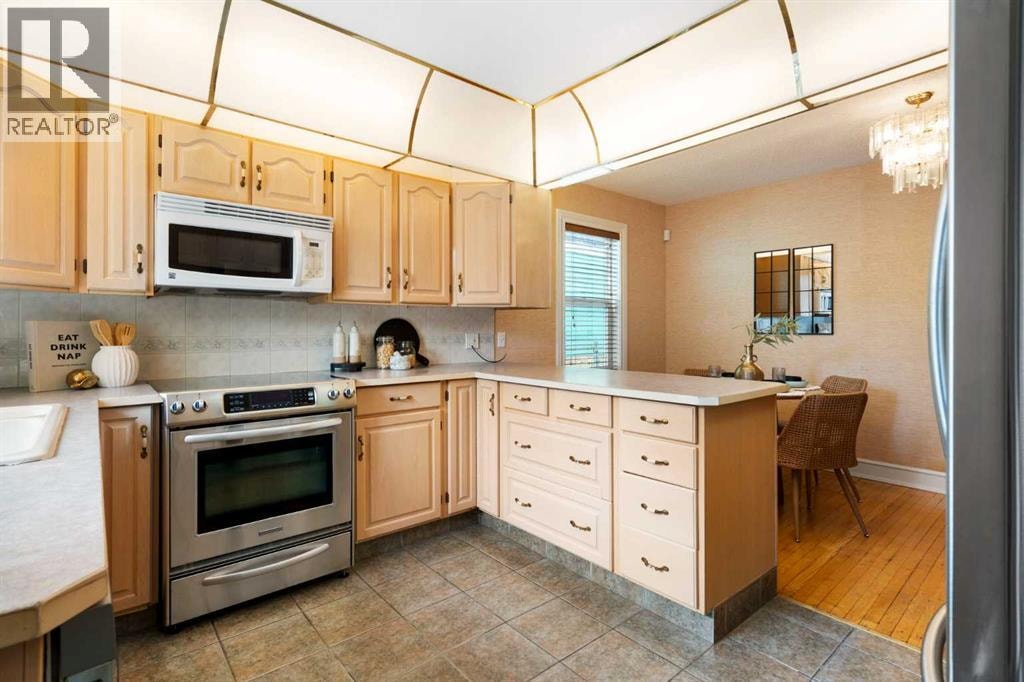 229 11 Avenue NE — photo 12