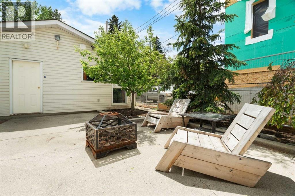 229 11 Avenue NE — photo 43