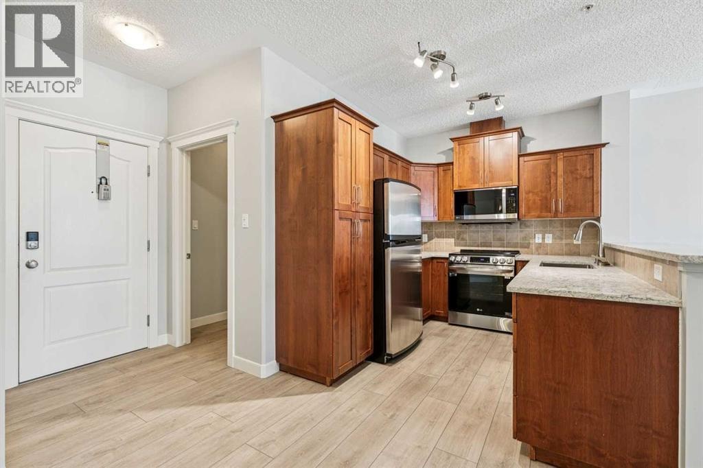341, 20 Discovery Ridge Close SW — photo 4
