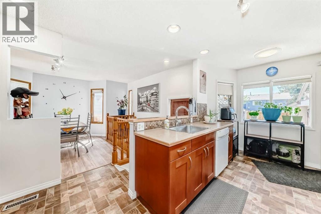 316 Glamorgan Place SW — photo 9