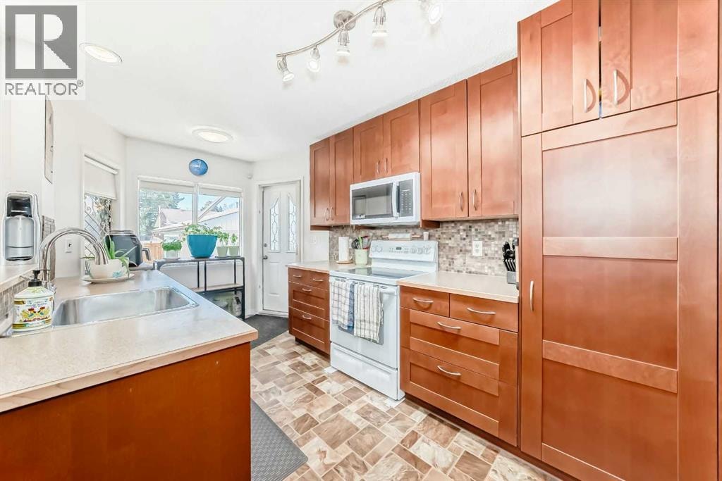 316 Glamorgan Place SW — photo 7