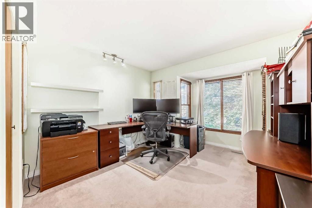 316 Glamorgan Place SW — photo 22