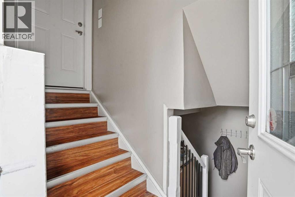720 69 Avenue SW — photo 18