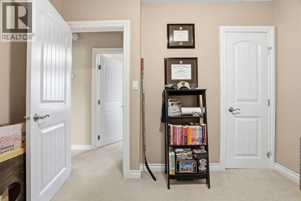 720 69 Avenue SW — photo 15