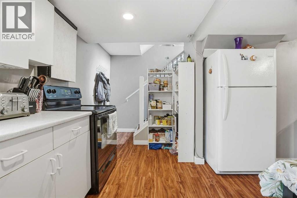720 69 Avenue SW — photo 19