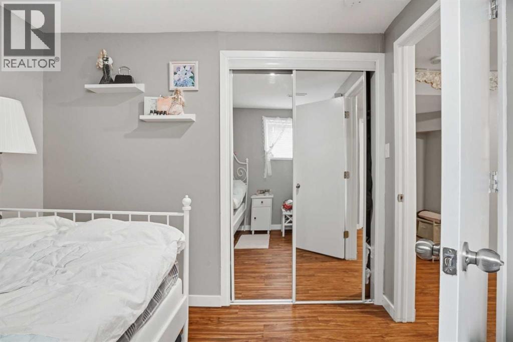 720 69 Avenue SW — photo 30