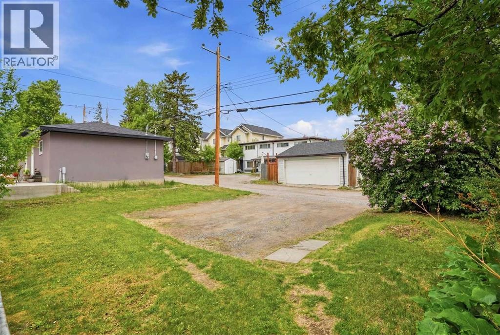 720 69 Avenue SW — photo 33