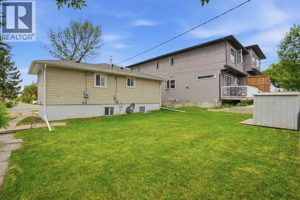 720 69 Avenue SW — photo 35