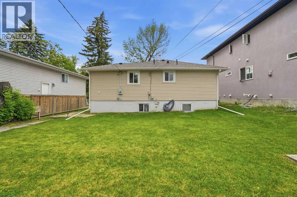 720 69 Avenue SW — photo 34