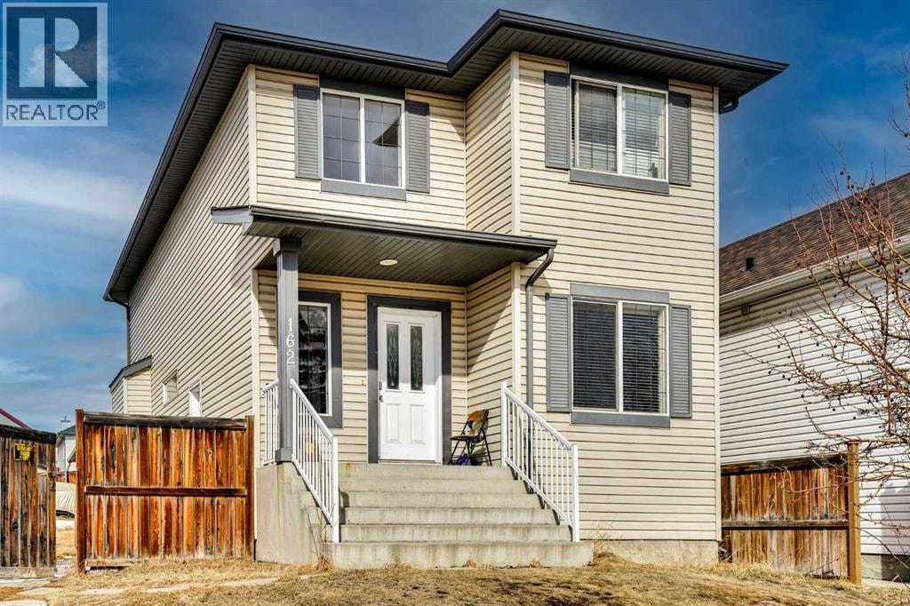 162 Taradale Drive NE — photo 1