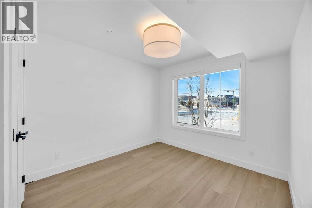 124 Greenwich Drive NW — photo 12