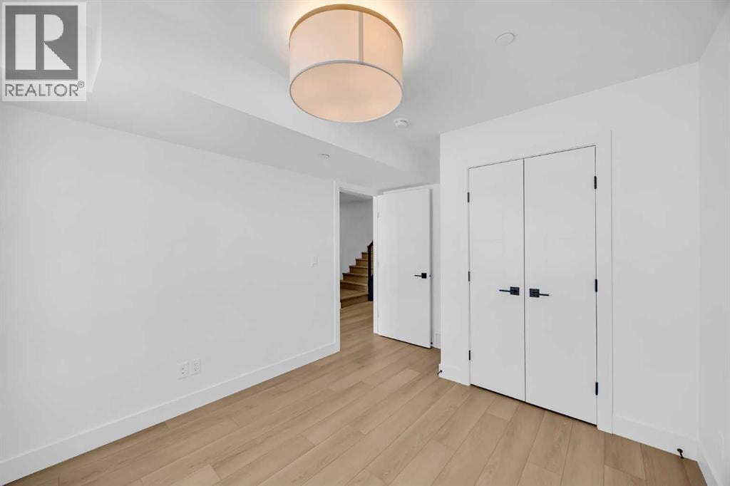 124 Greenwich Drive NW — photo 13