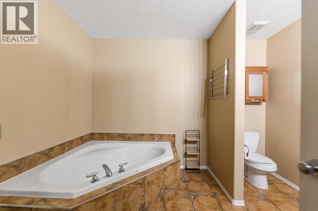 732 1 Avenue — photo 36