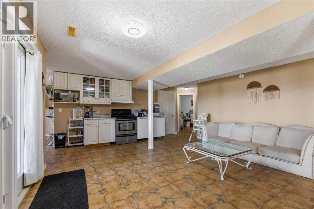 732 1 Avenue — photo 33