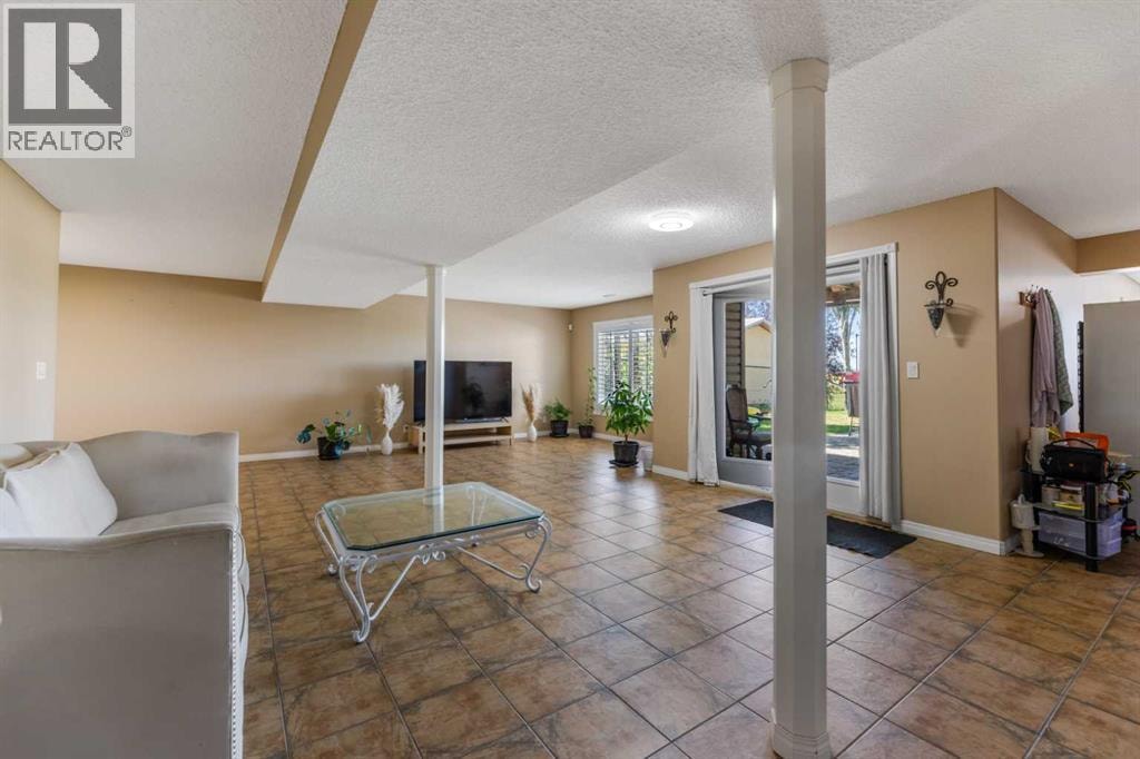 732 1 Avenue — photo 30