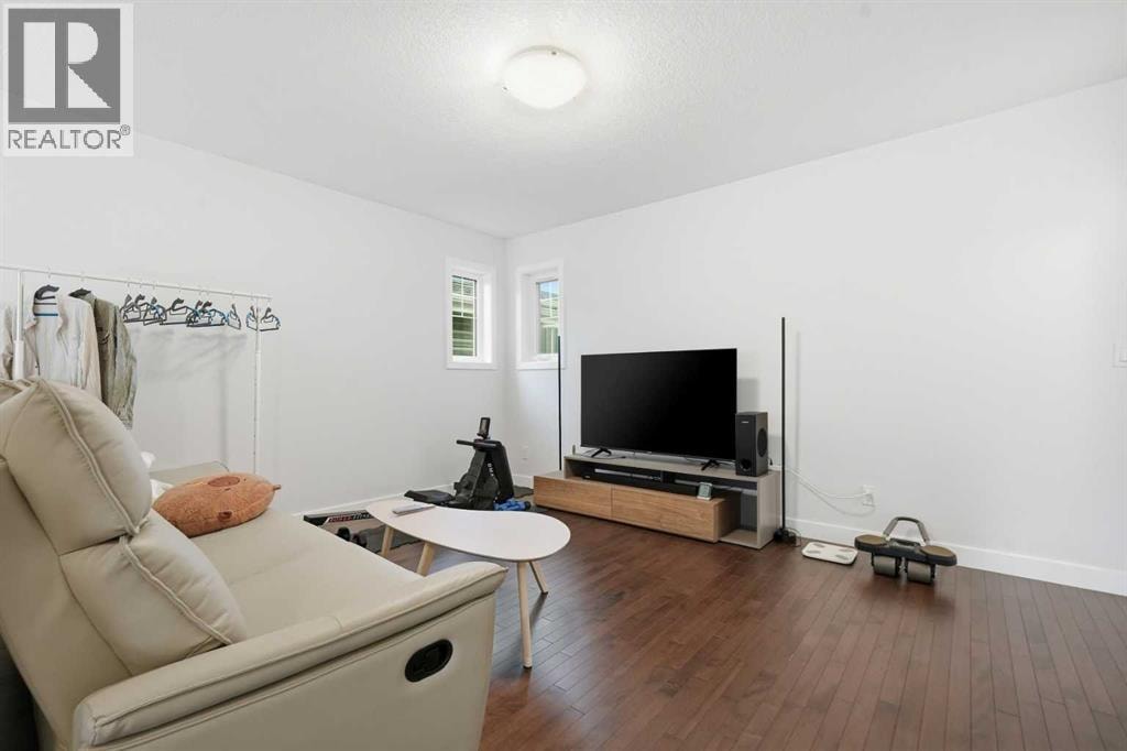 37 Nolanhurst Crescent NW — photo 33