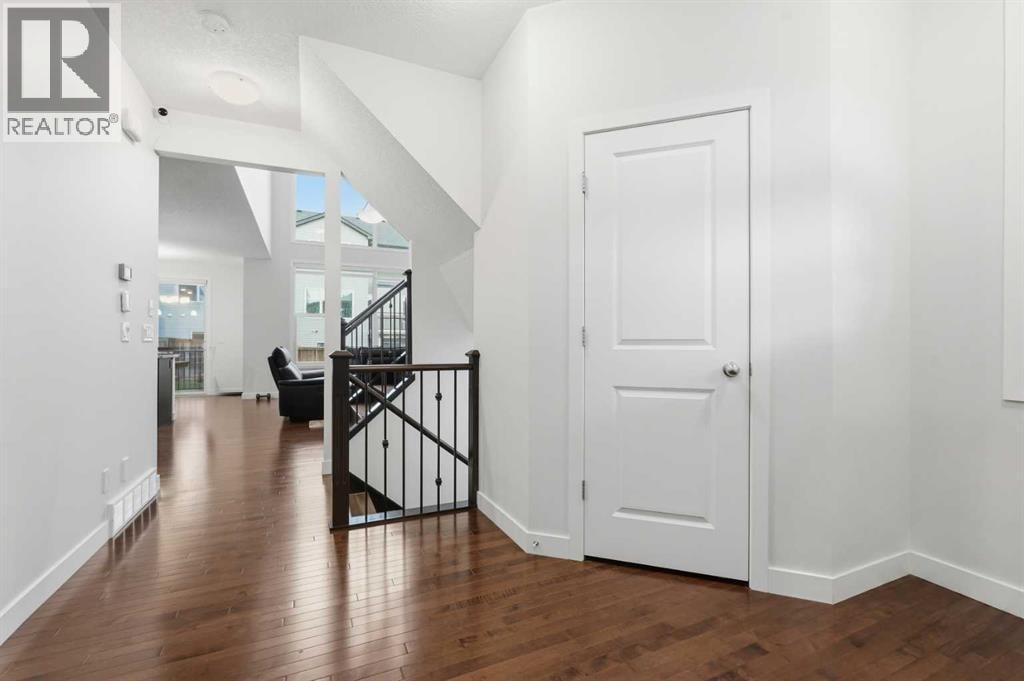 37 Nolanhurst Crescent NW — photo 9