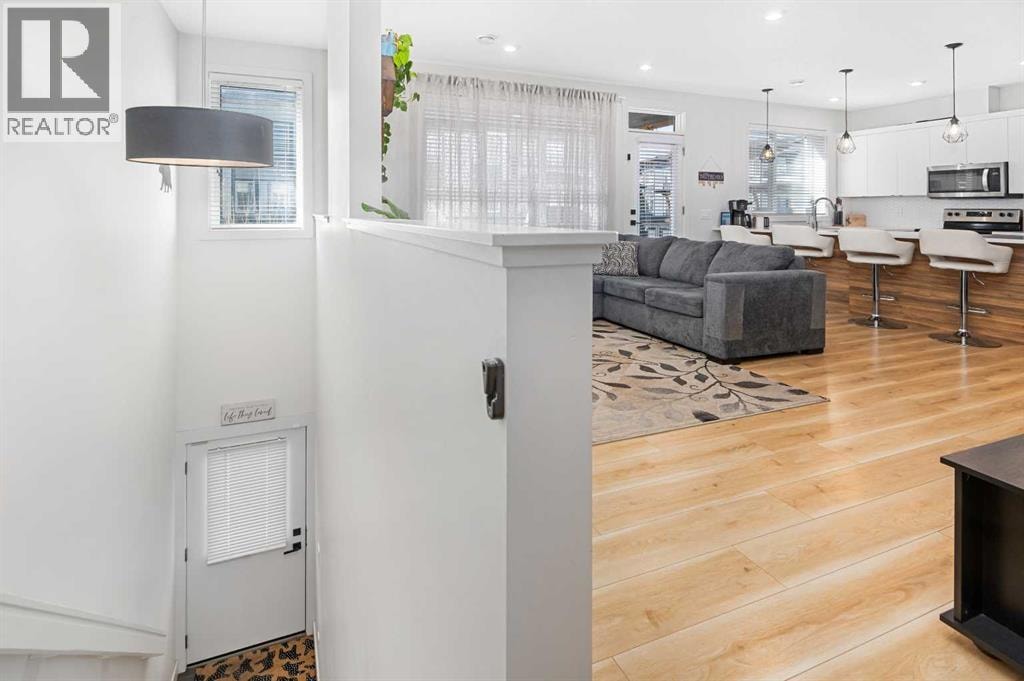 153 Savanna Walk NE — photo 4