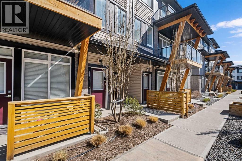 153 Savanna Walk NE — photo 1