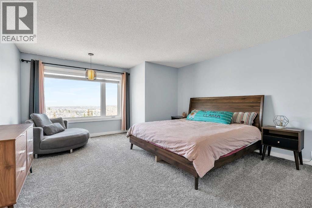 215 Edgevalley Mews — photo 23
