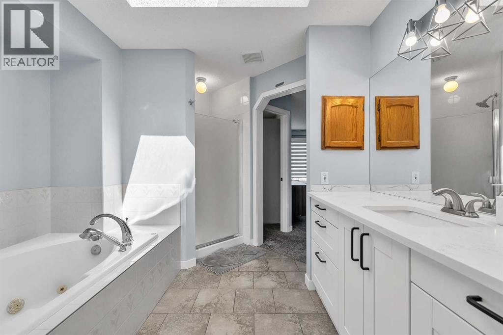 215 Edgevalley Mews — photo 28