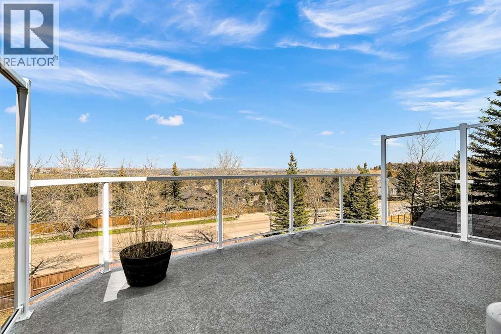 215 Edgevalley Mews — photo 45