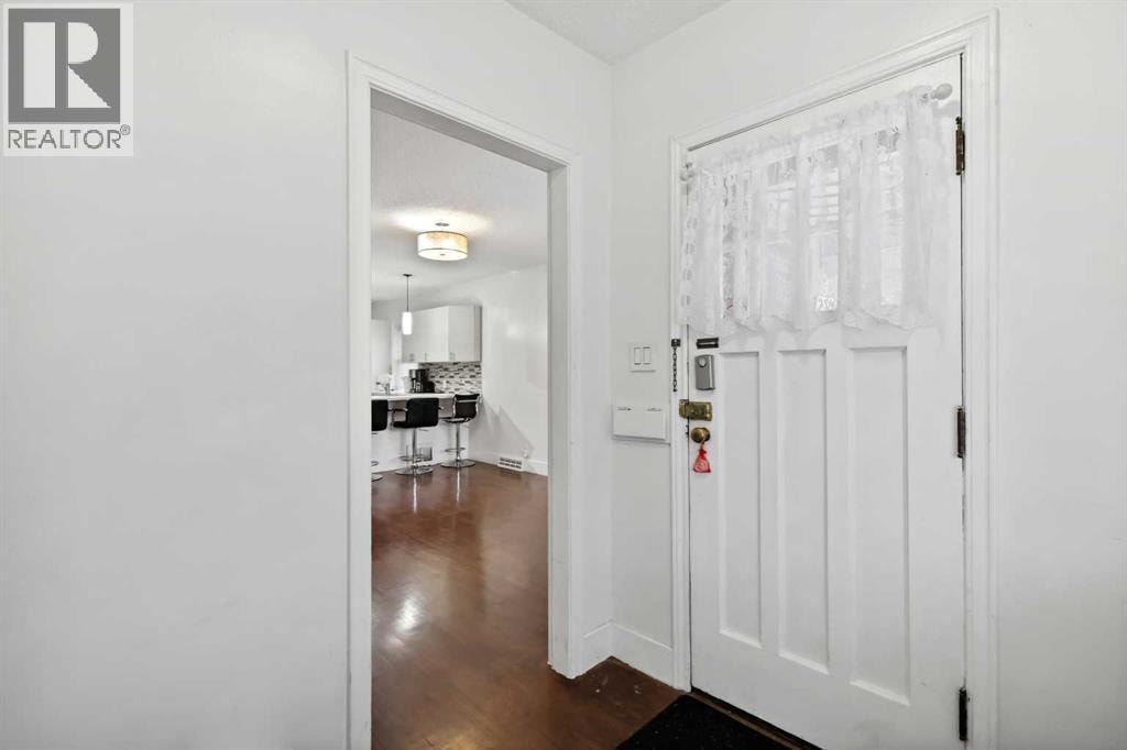 230 8A Street NE — photo 9