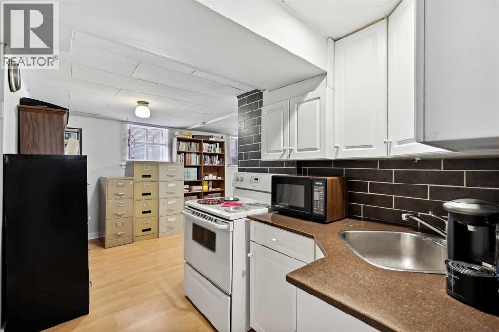 230 8A Street NE — photo 18