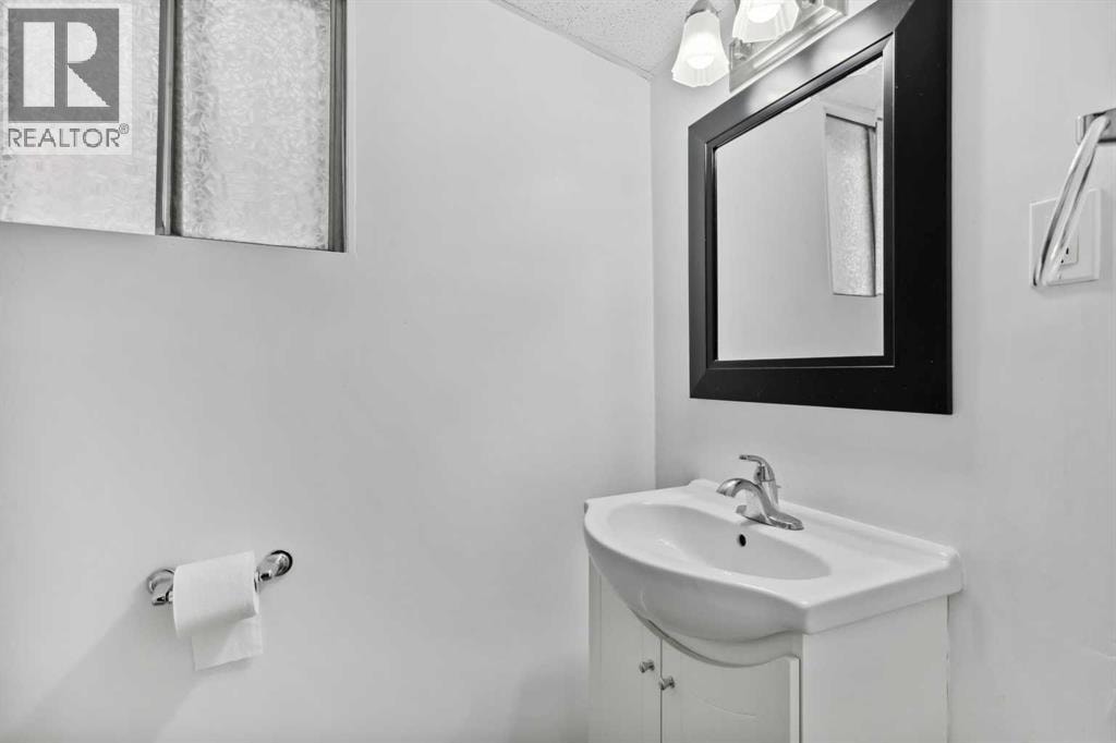 230 8A Street NE — photo 21