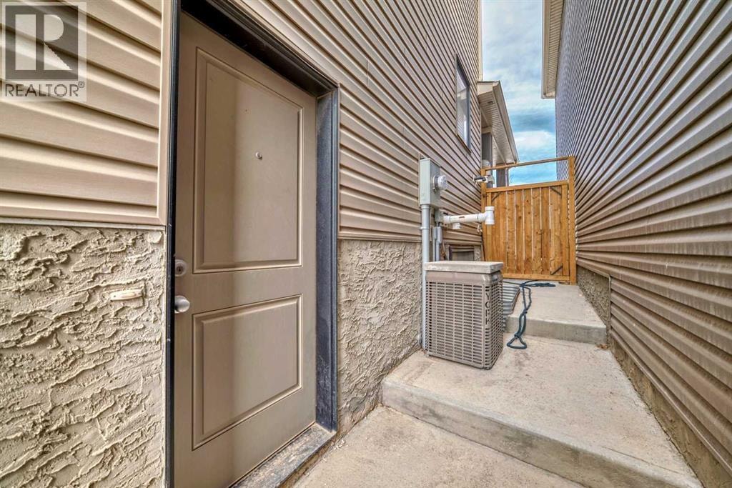 90 Howse Common NE — photo 47
